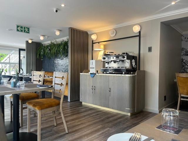 Courtyard Hotel Sandton Йоханесбург Екстериор снимка