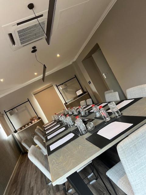 Courtyard Hotel Sandton Йоханесбург Екстериор снимка