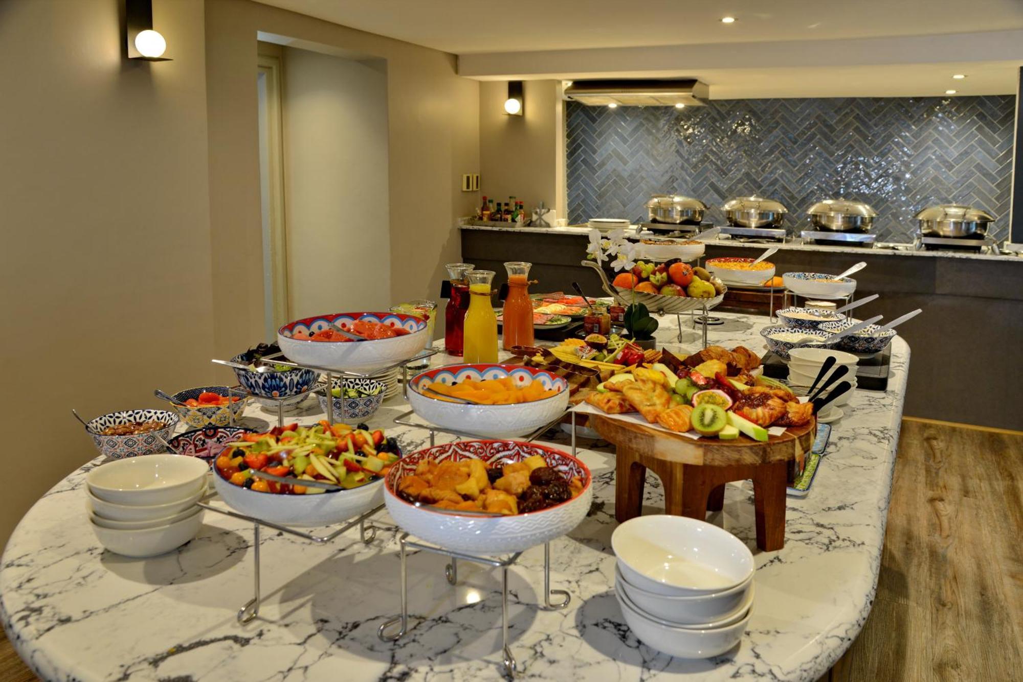Courtyard Hotel Sandton Йоханесбург Екстериор снимка