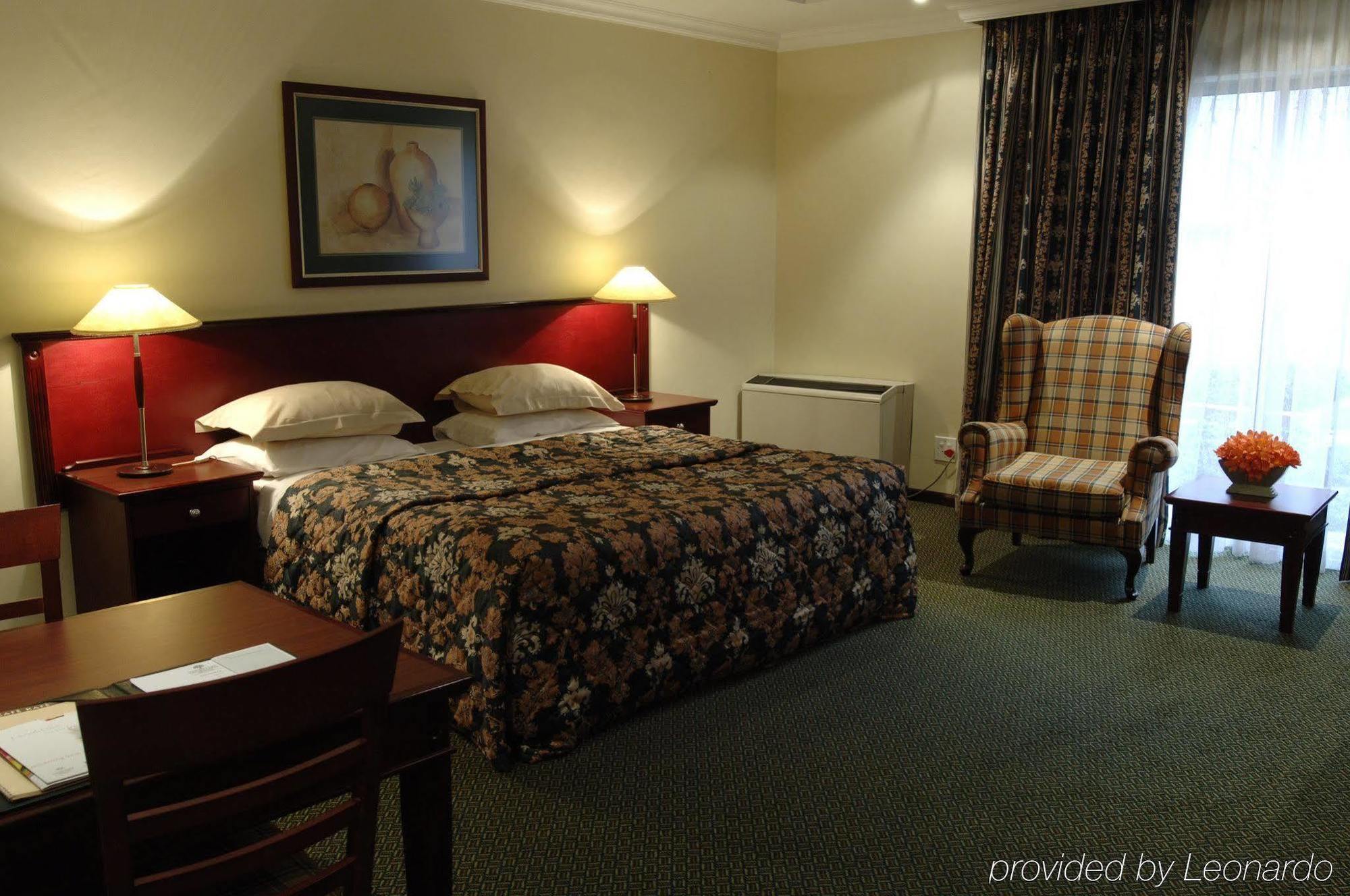 Courtyard Hotel Sandton Йоханесбург Екстериор снимка